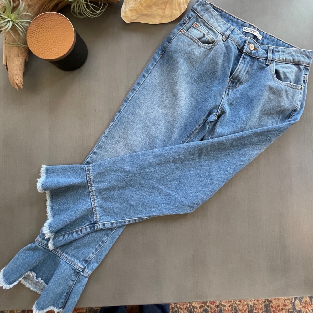 ZARA Basics Jeans Kick Crop Ruffle Flounce Denim Frill Frayed Hems size 2